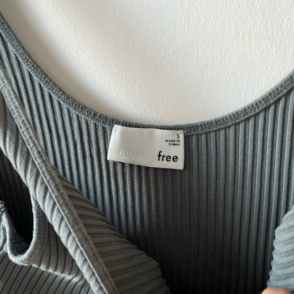 Aritzia Wilfred Free Ribbed Midi Dress - Picture 3 of 7